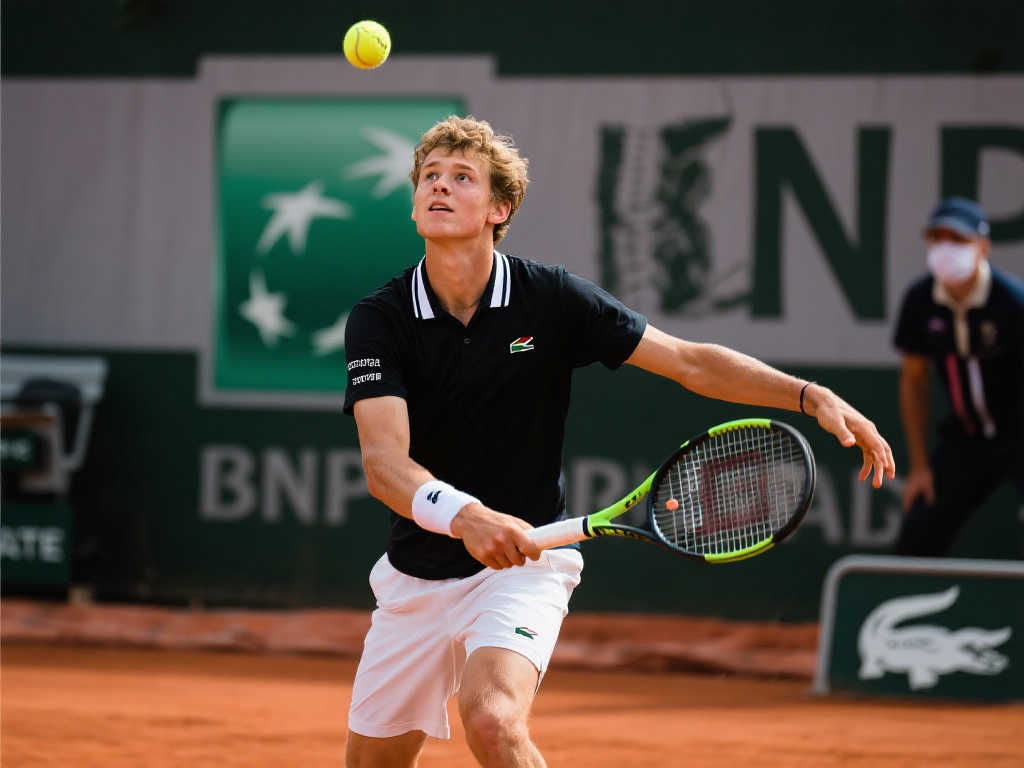 篮网3年5250万续约勒维尔 上赛季险遭恐怖“断腿